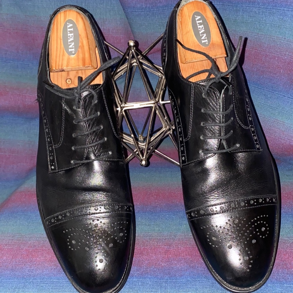 Eakina Men’s Dress Shoe